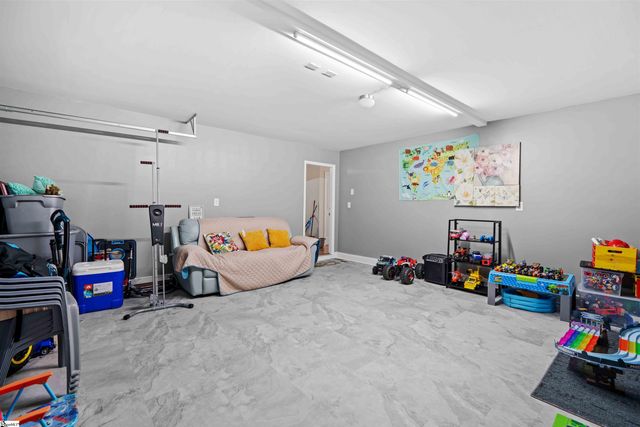 743 Cannonsburg Drive, Duncan, SC 29334