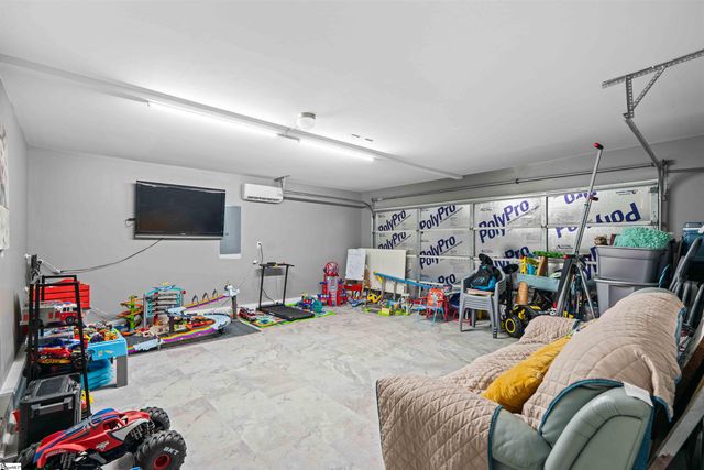 743 Cannonsburg Drive, Duncan, SC 29334