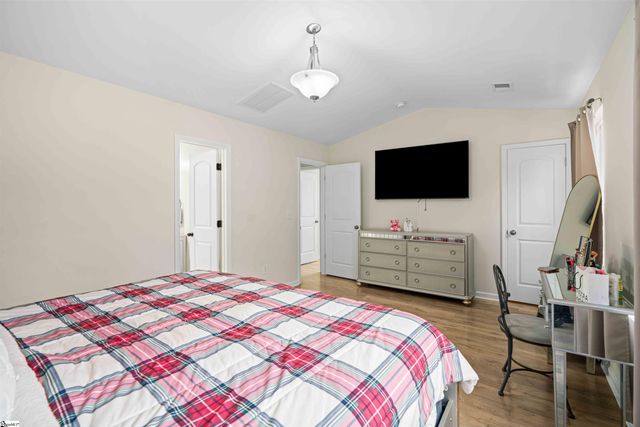 743 Cannonsburg Drive, Duncan, SC 29334