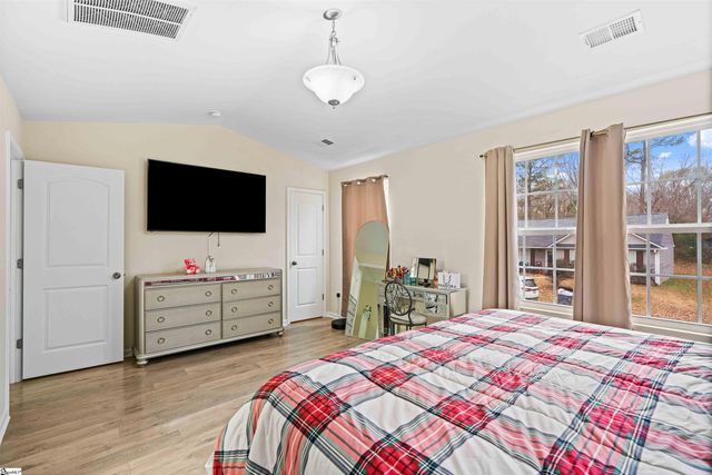 743 Cannonsburg Drive, Duncan, SC 29334