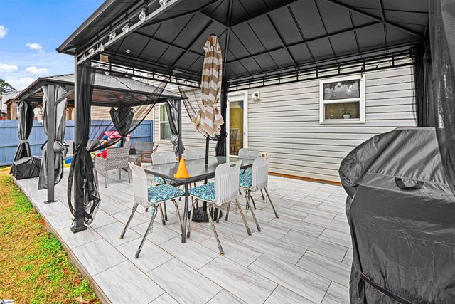 743 Cannonsburg Drive, Duncan, SC 29334