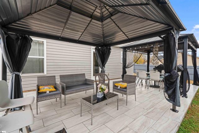 743 Cannonsburg Drive, Duncan, SC 29334