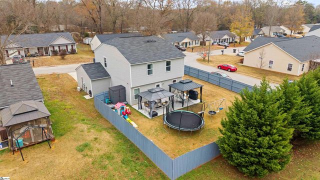 743 Cannonsburg Drive, Duncan, SC 29334