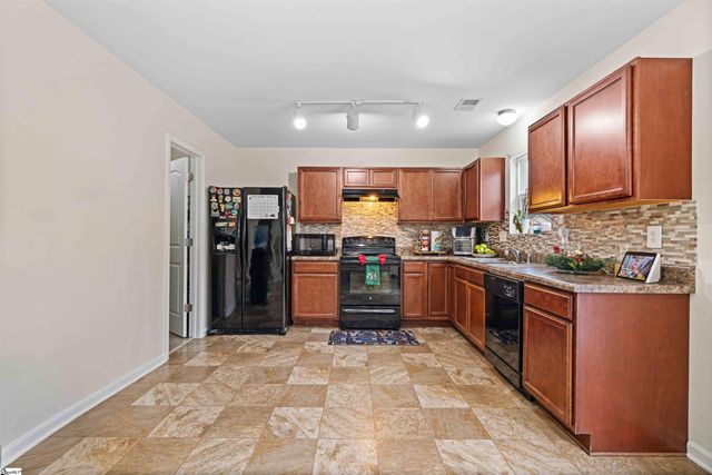 743 Cannonsburg Drive, Duncan, SC 29334