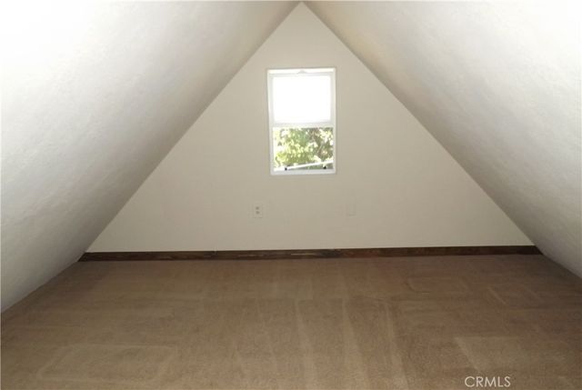 590 Lanes End, Crestline, CA 92325