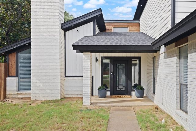 104 San Medina Lane, Joshua, TX 76058