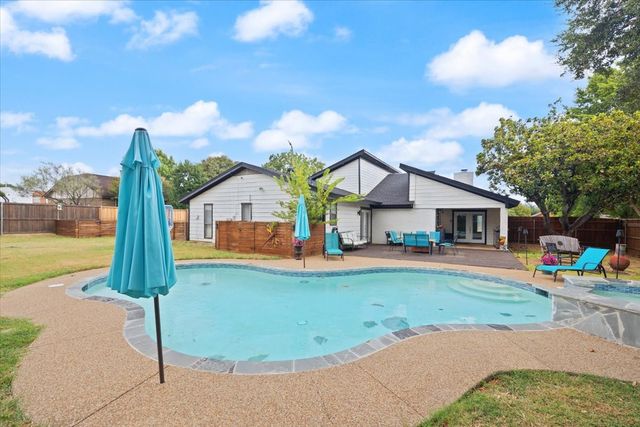 104 San Medina Lane, Joshua, TX 76058