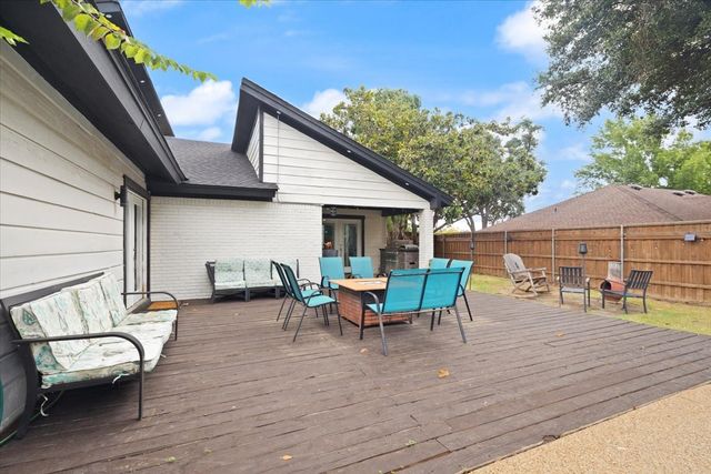104 San Medina Lane, Joshua, TX 76058