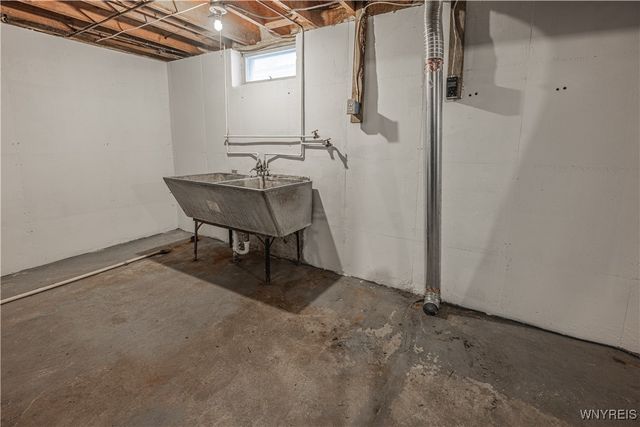 2434 Weston Avenue, Niagara Falls, NY 14305