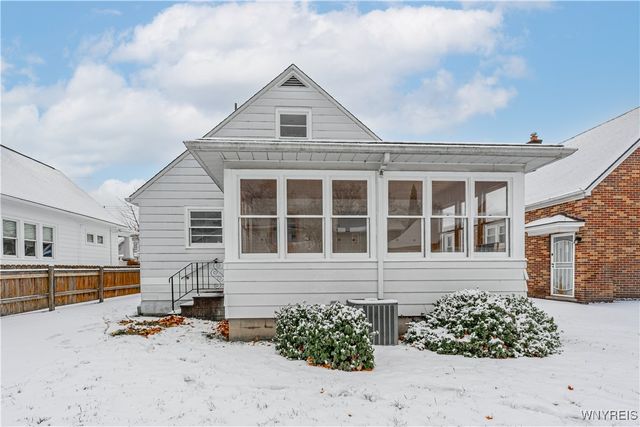 2434 Weston Avenue, Niagara Falls, NY 14305