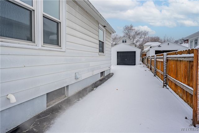 2434 Weston Avenue, Niagara Falls, NY 14305