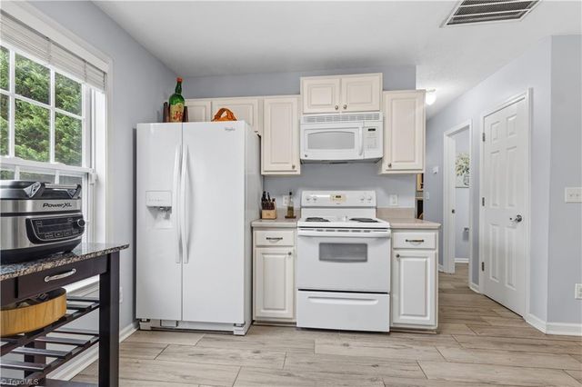 3825 Poplar Valley Lane, Winston-salem, NC 27127