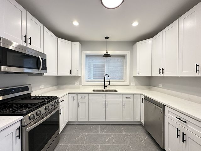 5510 N Luna Avenue 1, Chicago, IL 60630