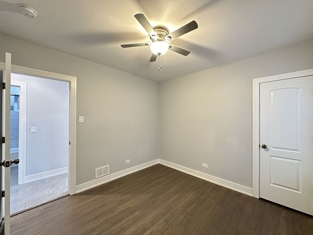 5510 N Luna Avenue 1, Chicago, IL 60630