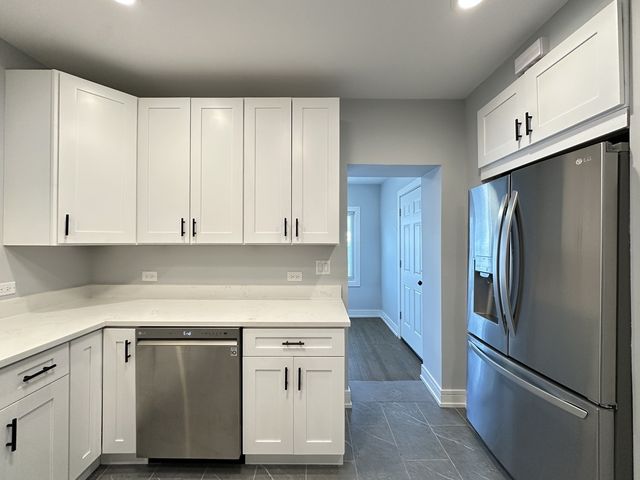 5510 N Luna Avenue 1, Chicago, IL 60630