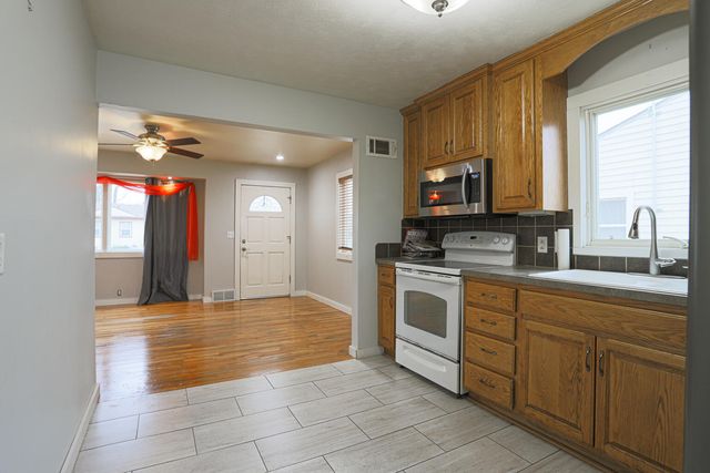 1023 ASH Street, Council Bluffs, IA 51501