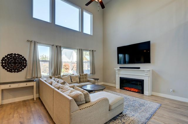 3497 Lincoln Avenue, Clovis, CA 93619