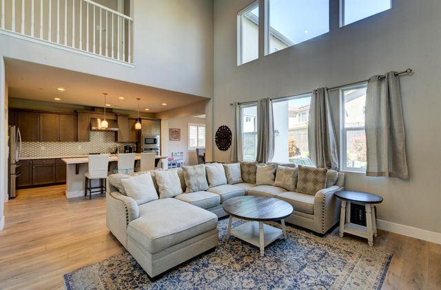 3497 Lincoln Avenue, Clovis, CA 93619