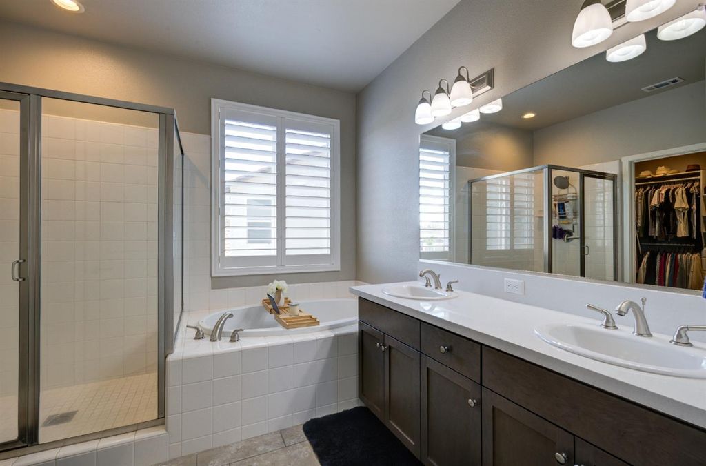 Image 15 of property listing at 3497 Lincoln Avenue, Clovis, CA 93619