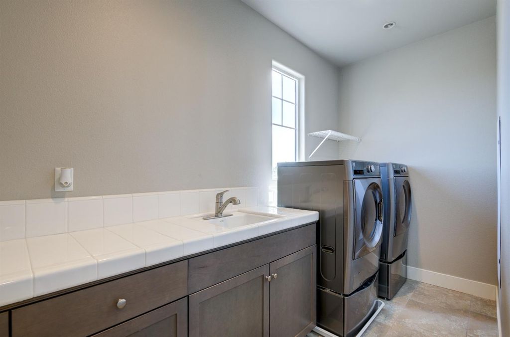 Image 22 of property listing at 3497 Lincoln Avenue, Clovis, CA 93619