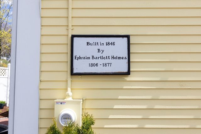 44 Russell St, Plymouth, MA 02360
