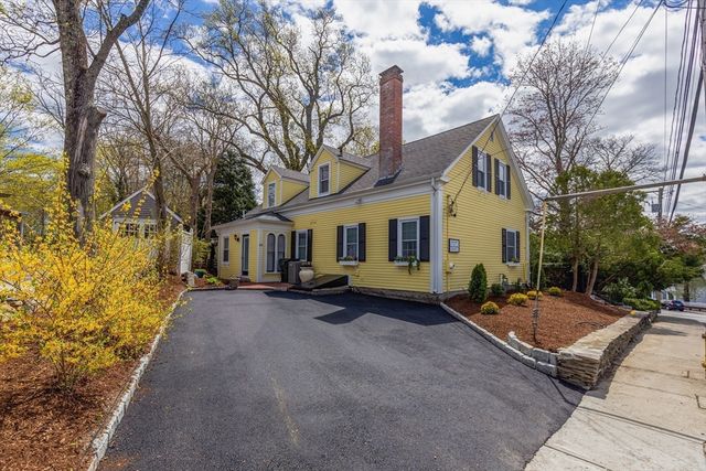 44 Russell St, Plymouth, MA 02360