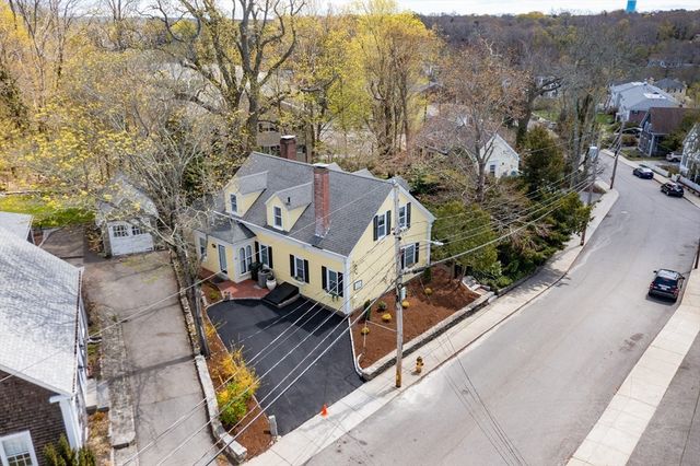 44 Russell St, Plymouth, MA 02360