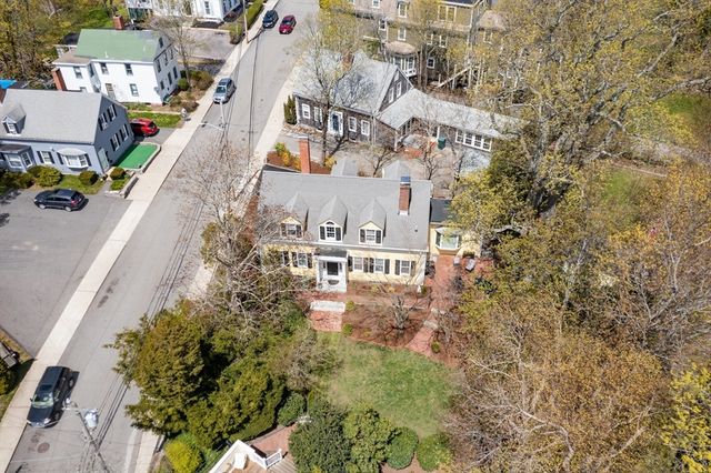 44 Russell St, Plymouth, MA 02360