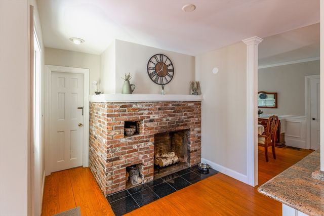 44 Russell St, Plymouth, MA 02360