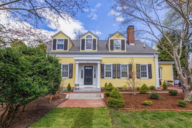 44 Russell St, Plymouth, MA 02360