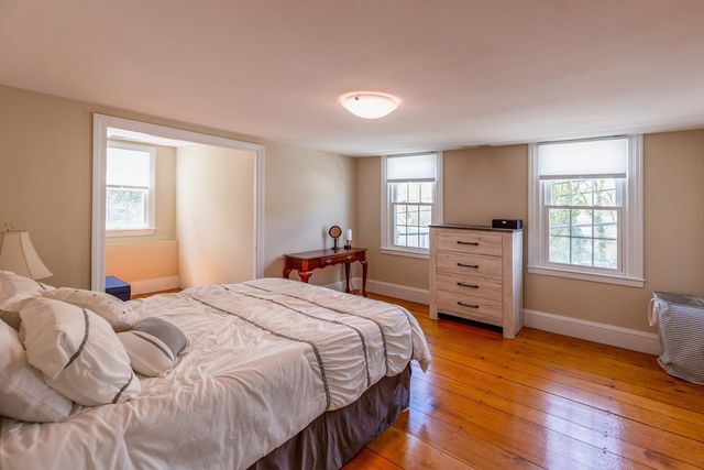 44 Russell St, Plymouth, MA 02360