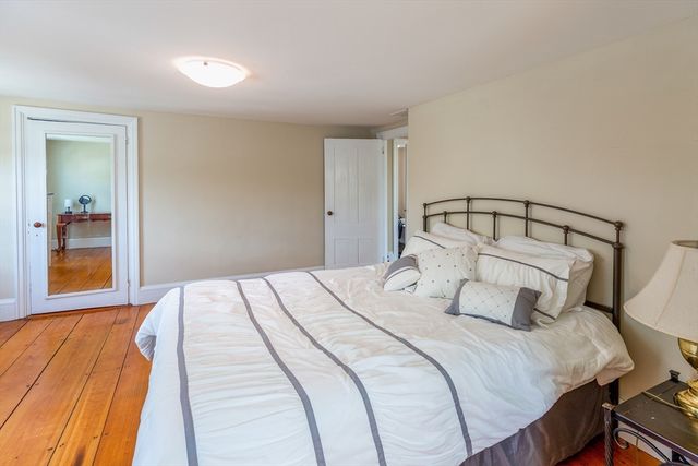 44 Russell St, Plymouth, MA 02360