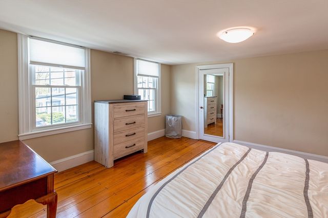44 Russell St, Plymouth, MA 02360