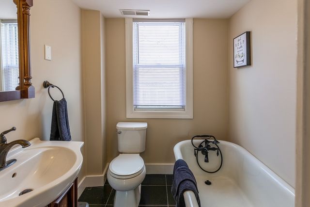 44 Russell St, Plymouth, MA 02360