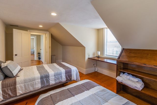 44 Russell St, Plymouth, MA 02360