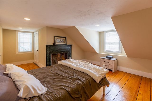 44 Russell St, Plymouth, MA 02360