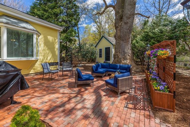 44 Russell St, Plymouth, MA 02360