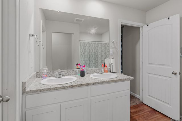 15915 Olive Grove Dr, Zachary, LA 70791