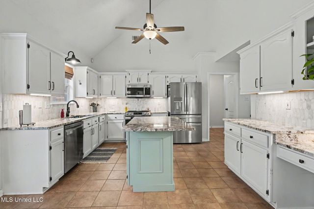 9784 Mosby Drive, Olive Branch, MS 38654