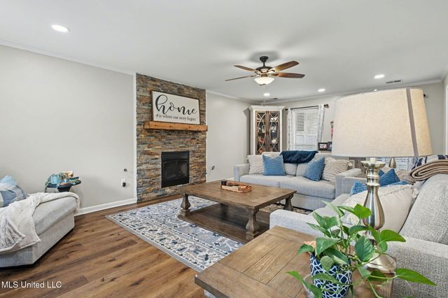 9784 Mosby Drive, Olive Branch, MS 38654