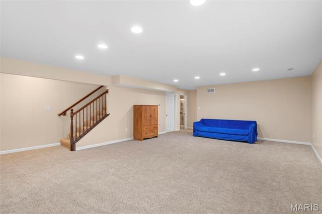 104 Ellington Oaks Drive, St Peters, MO 63376