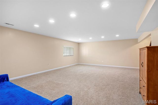 104 Ellington Oaks Drive, St Peters, MO 63376