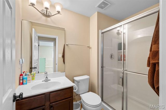 104 Ellington Oaks Drive, St Peters, MO 63376