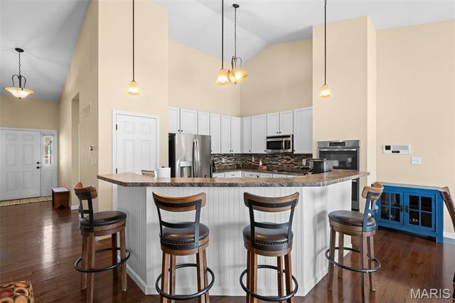 104 Ellington Oaks Drive, St Peters, MO 63376