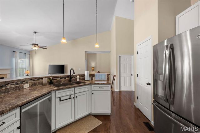 104 Ellington Oaks Drive, St Peters, MO 63376