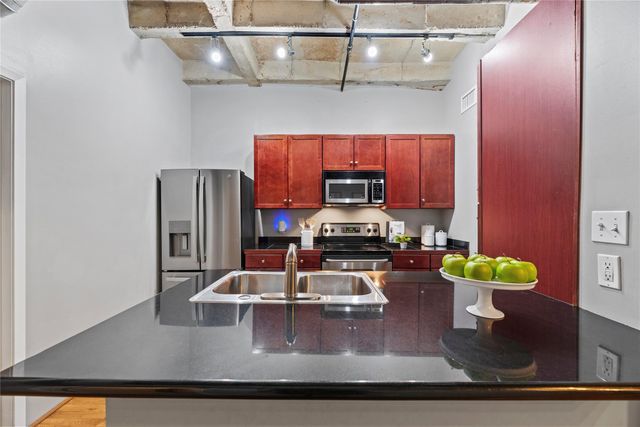 917 Main Street 603, Houston, TX 77002