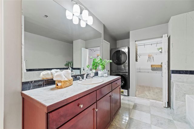 917 Main Street 603, Houston, TX 77002