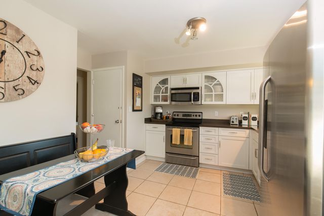 4311 Kinloch Rd, Louisville, KY 40207