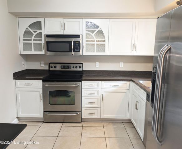 4311 Kinloch Rd, Louisville, KY 40207