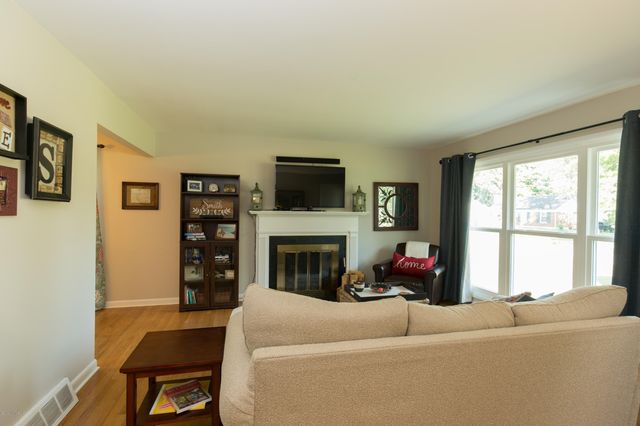 4311 Kinloch Rd, Louisville, KY 40207